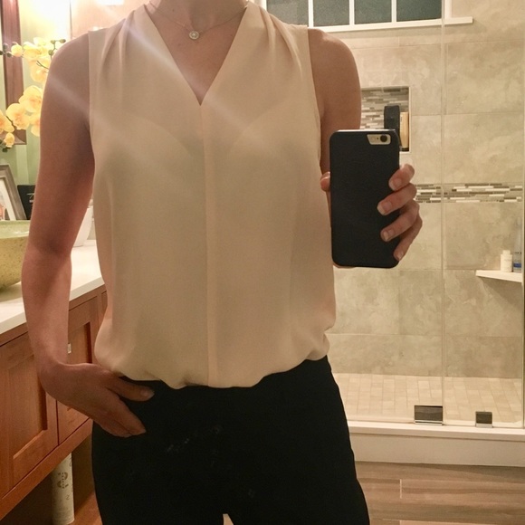 V neck blouse sleeveless - Picture 4 of 4